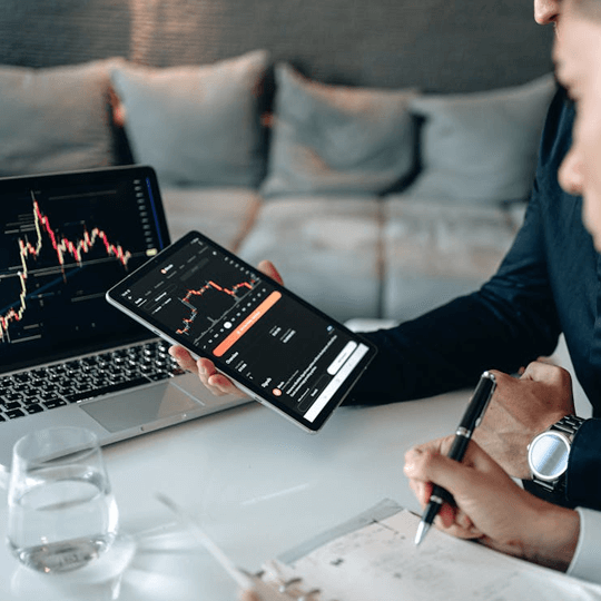 Dinexion equipo de expertos en criptoinversión